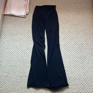 Lululemon Groove Nulu Super-High-Rise Flared Pant Regular